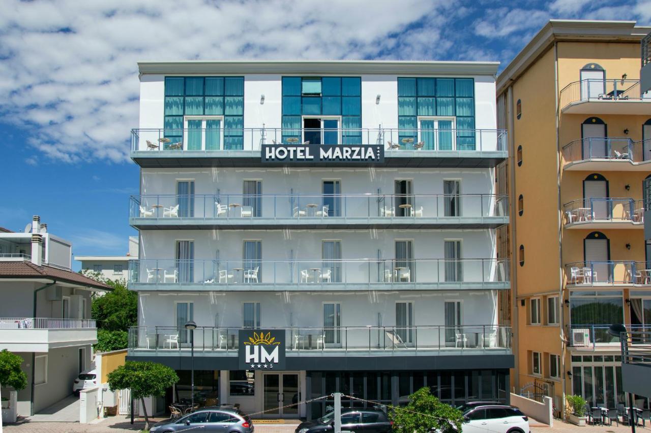 Hotel Marzia Holiday Queen كاوْرلي المظهر الخارجي الصورة