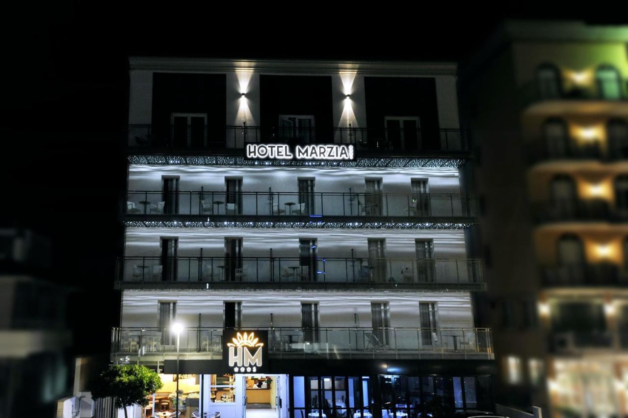 Hotel Marzia Holiday Queen كاوْرلي المظهر الخارجي الصورة